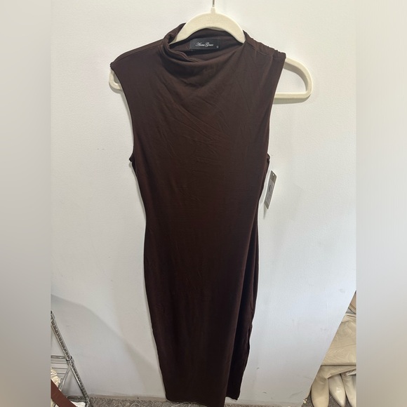 Anna Grace Dress - Picture 1 of 4